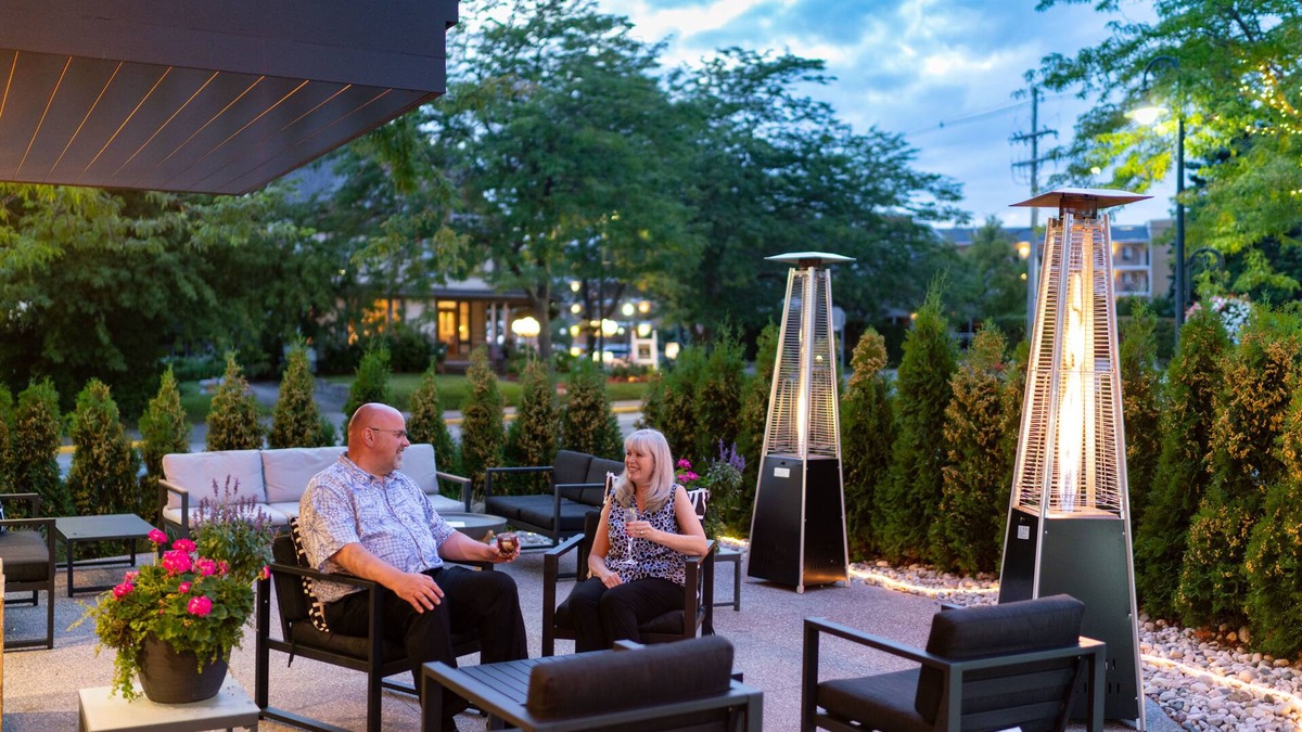Charlevoix Hotel | The Earl