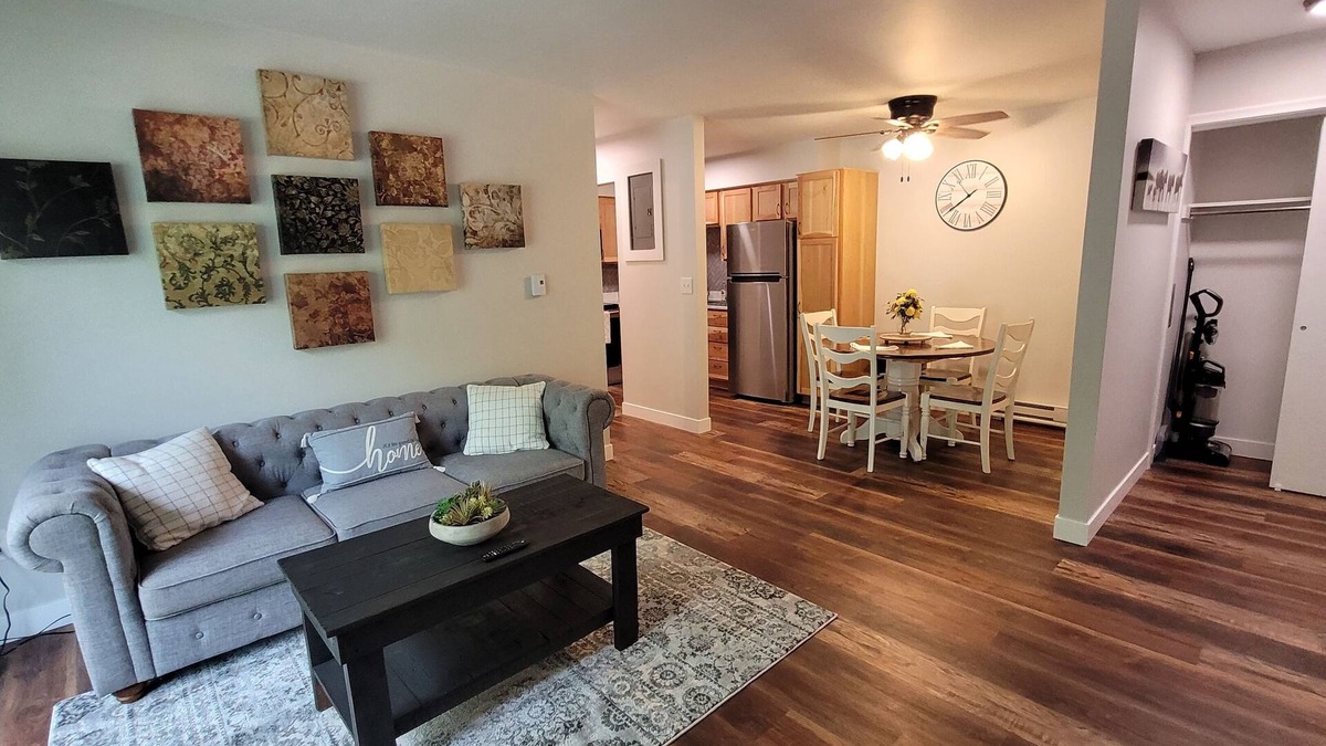 East Lansing Apartment | The East Lansing Bellen