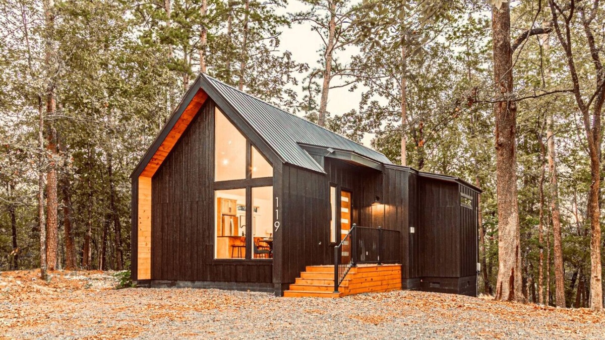 Broken Bow Cabin | The Echo: Forest Romance with Sunken Hot Tub underneath the Starlit Night