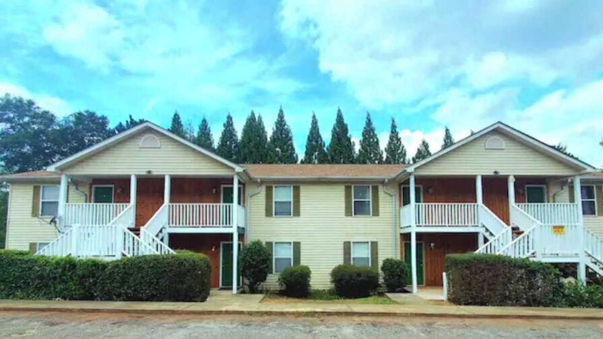 Anderson Apartment | The Eclectic. Entire place. 2 bedrooms , 2 baths.