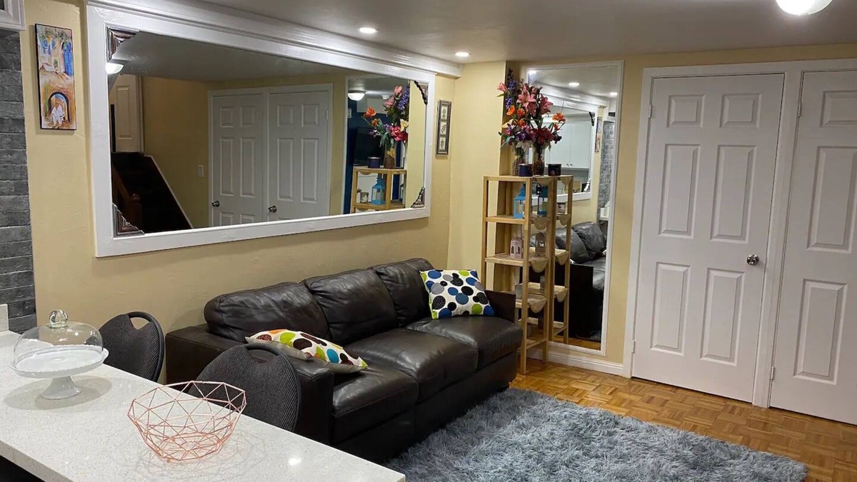 Brampton Apartment | The EcoStay 🙂 self check-in