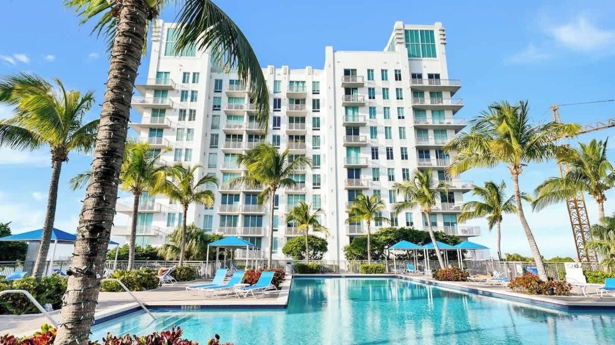 West Palm Beach Apartment | The Edge - Modern High-Rise Living with Wraparound Balcony