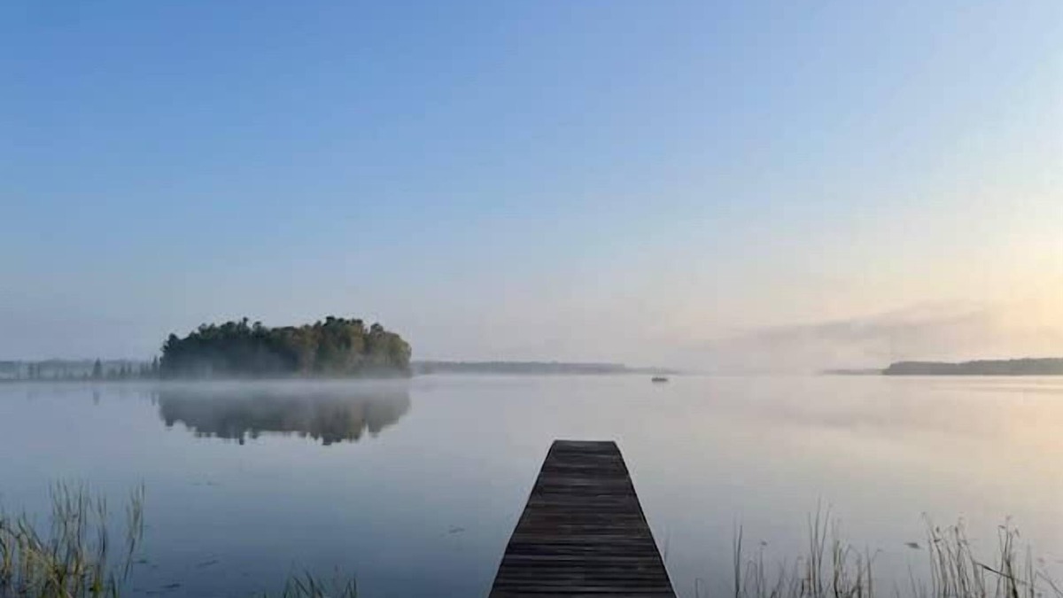 Hayward Cabin | The Edgewater Cabin-Lakeside Paradise