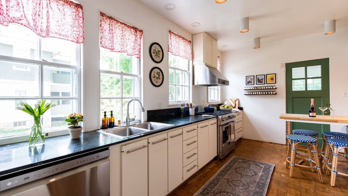 Northside District House | The Edward Fisk House in the Heart of Historic Downtown