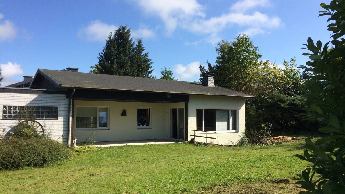 Daleiden House | The EIFEL LANDHAUS Daleiden - peace, nature & valley views - 4000 sqm property