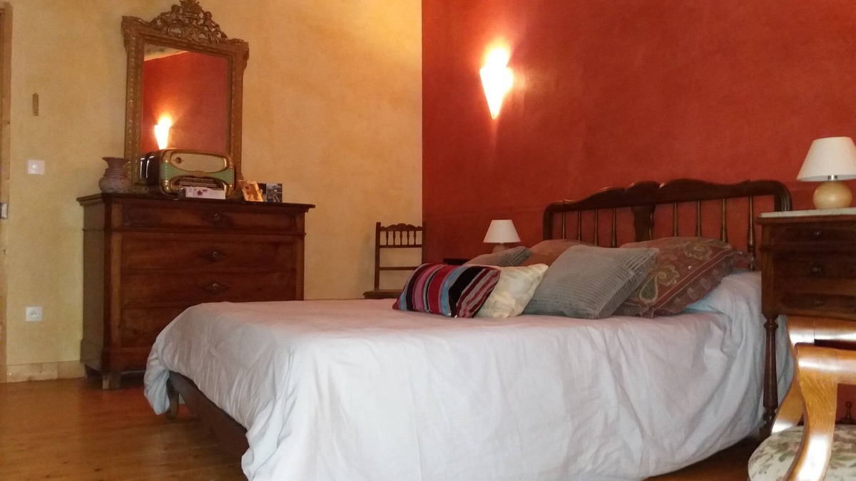 Laudun House | The eighteenth century house is opposite the fortified church of the village.