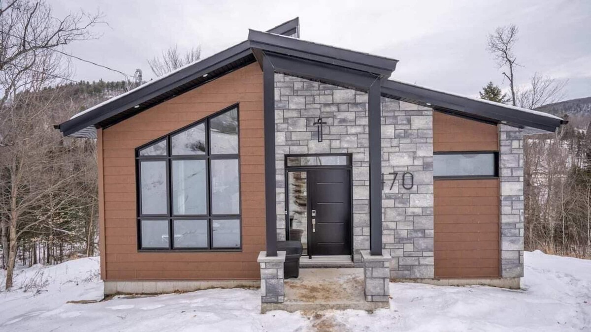 Saint-Alphonse-Rodriguez Ski Chalet | The Elegant – Waterfront and Spa