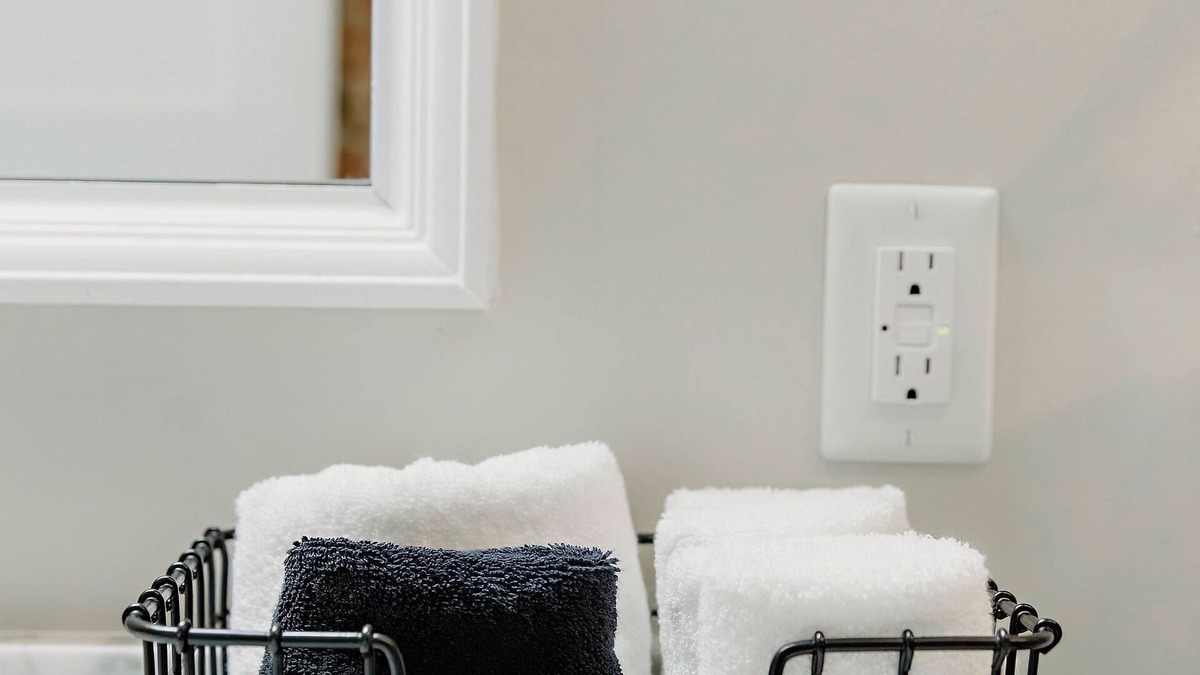 Chillicothe Apartment | The Eleanor- Modern Downtown 2 Bedroom Apartment