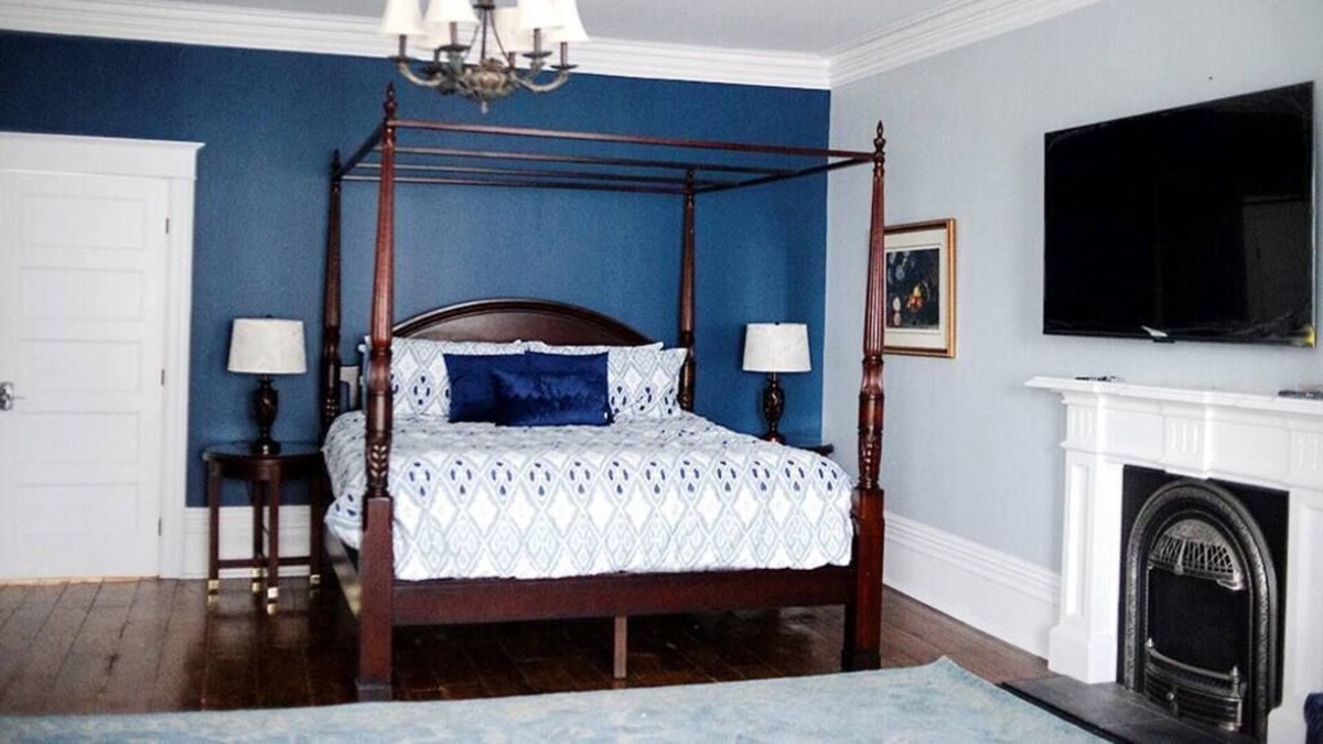 Cobourg House | The Elegance Suite at Lakehurst