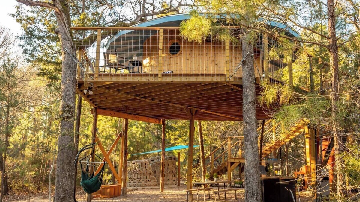 Paige Cabin | The Elf's Aerie, An Enchanting Dog-Friendly Treehouse in the Lost Pines Shire