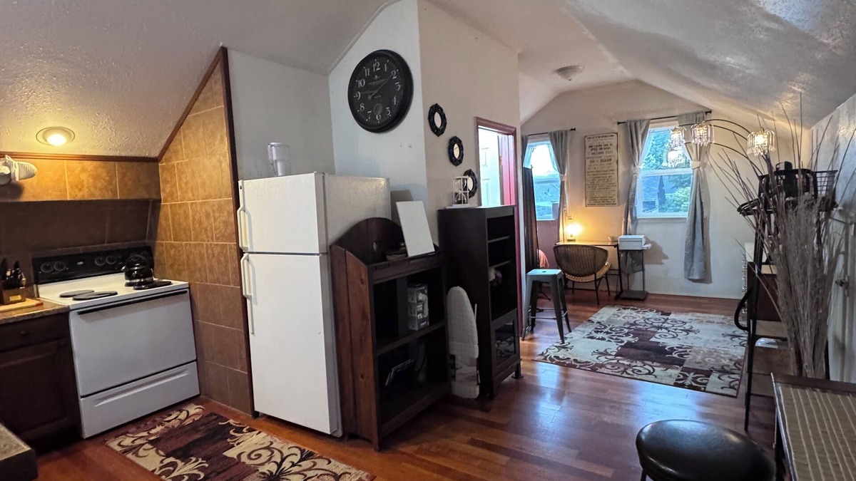 Holly Apartment | The Ember Loft