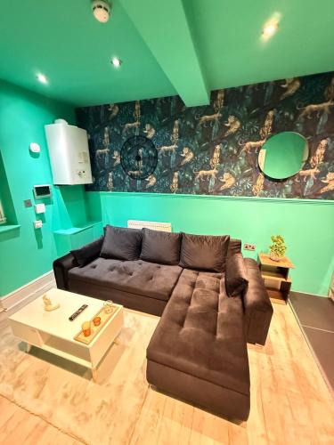 Mill Road Apartment | The Emerald Aura Stay by Staion