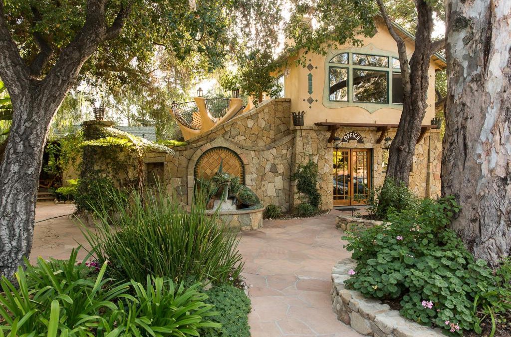 Ojai Hotel | The Emerald Iguana Inn
