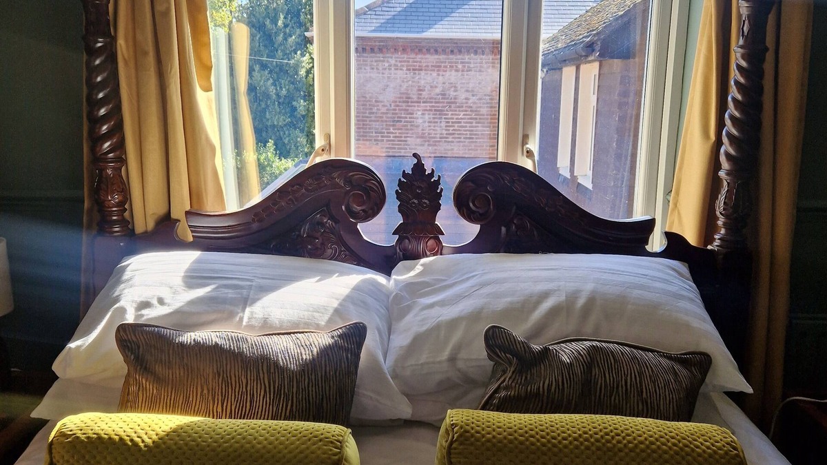 Emsworth House | The Emsworth B&B Hotel