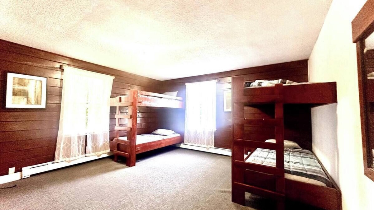 Warfordsburg Cabin | The Enchanted Valley Farm 70 Acre 25+ People Stay