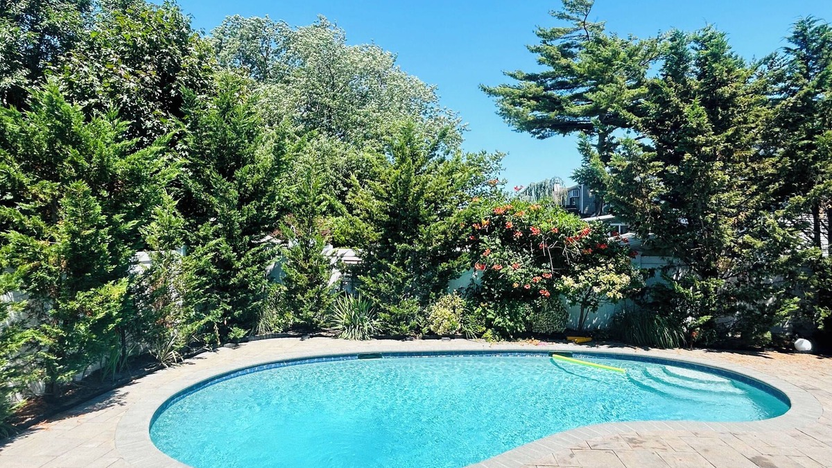 Oceanside House | The Endless Summer House Only 10 Mins Drive to Long Beach! Heated saltwater Pool