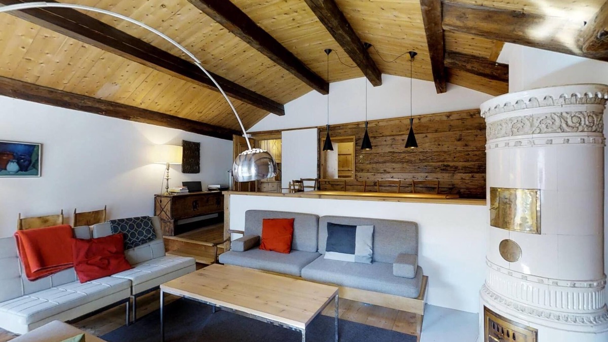 Zuoz House | The Engadine house was originally built in 1550 and restored in 1969, since then
