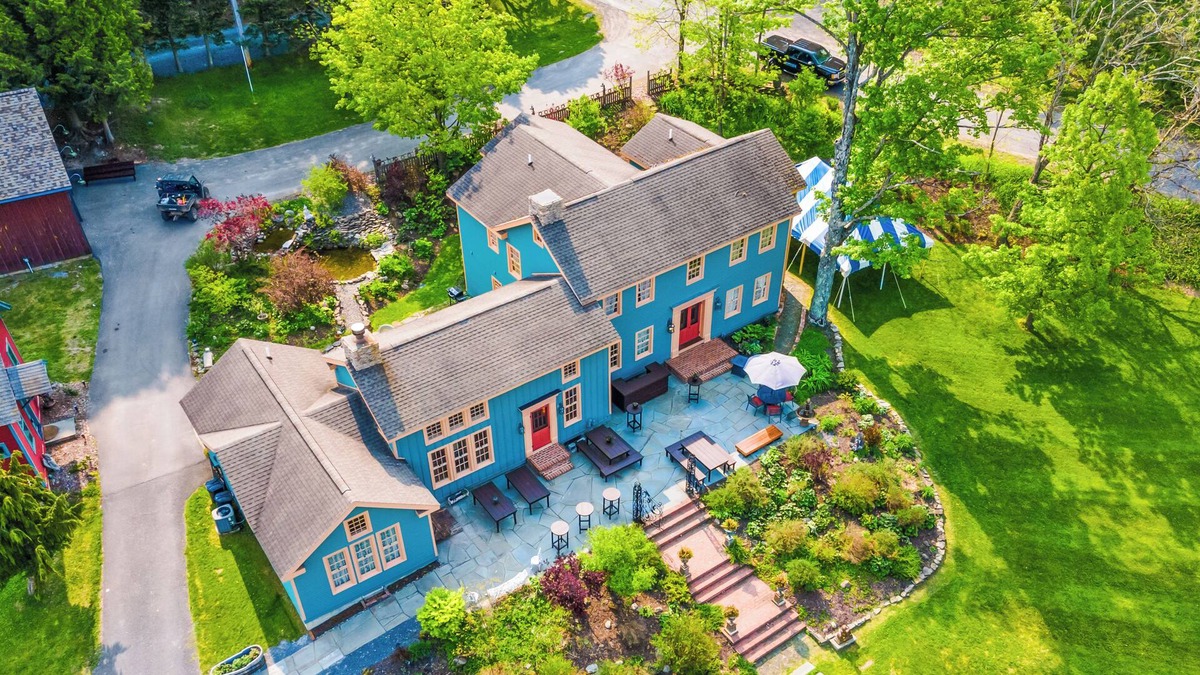 Franklin Springs Resort | The entire Resort. Farmhouse and Schoolhouse!