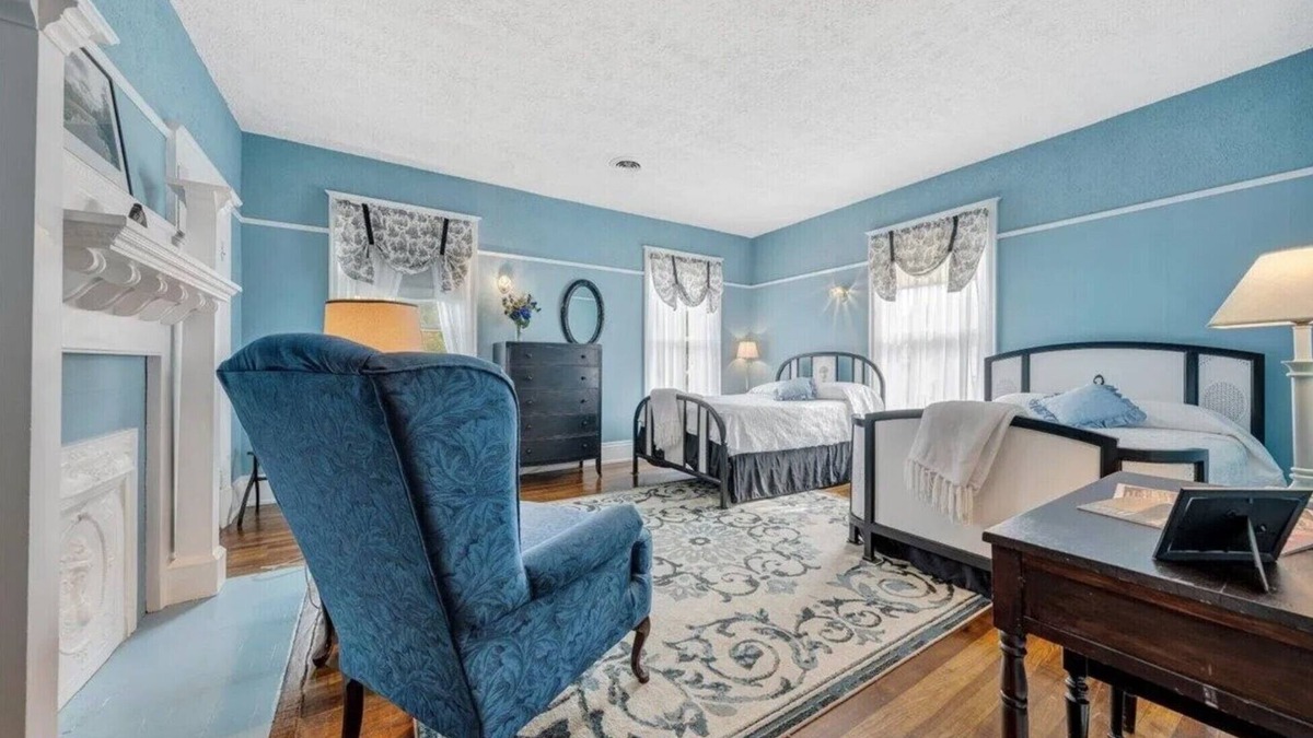 Alderson Apartment | The Equestrian, Relaxing 4-bedroom Bed & Breakfast in Historic Alderson, WV, with AC, WiFi