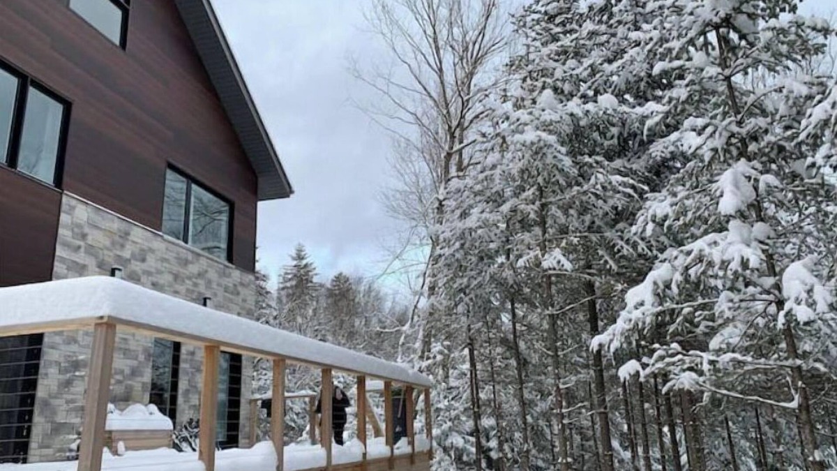 Lac Beauport House | The Escape - At the Water's'Edge