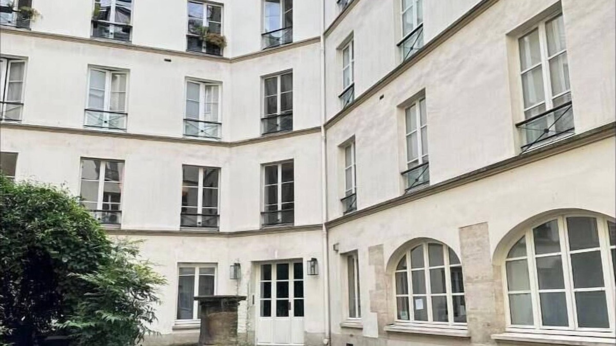 Quartier de la Monnaie Apartment | THE ESSENCE OF PARISIAN SOPHISTICATION IN THE LUXURIOUS 140SQM AT SAINT GERMAIN