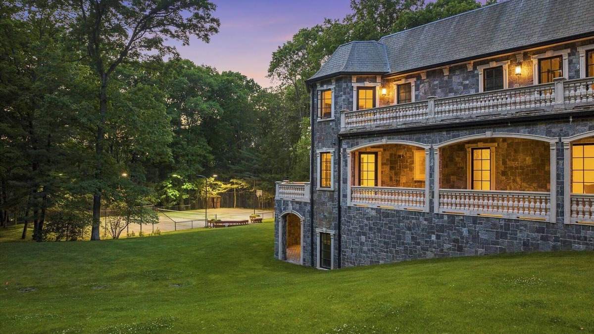 Saddle River House | The estate is like a private resort with state of the art security