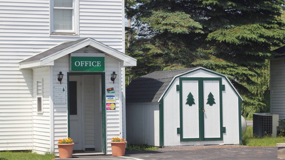Town of Scriba Hotel | The Evergreen Motel