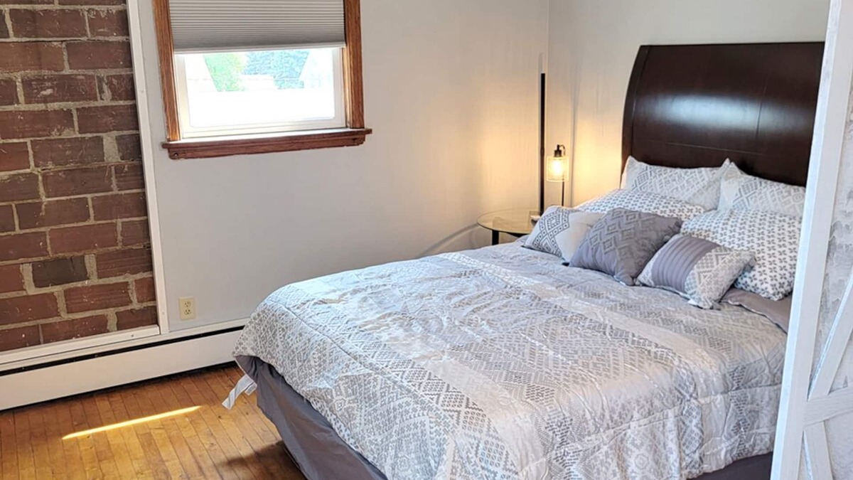 Sleepy Eye House | The Evie Jean Suite