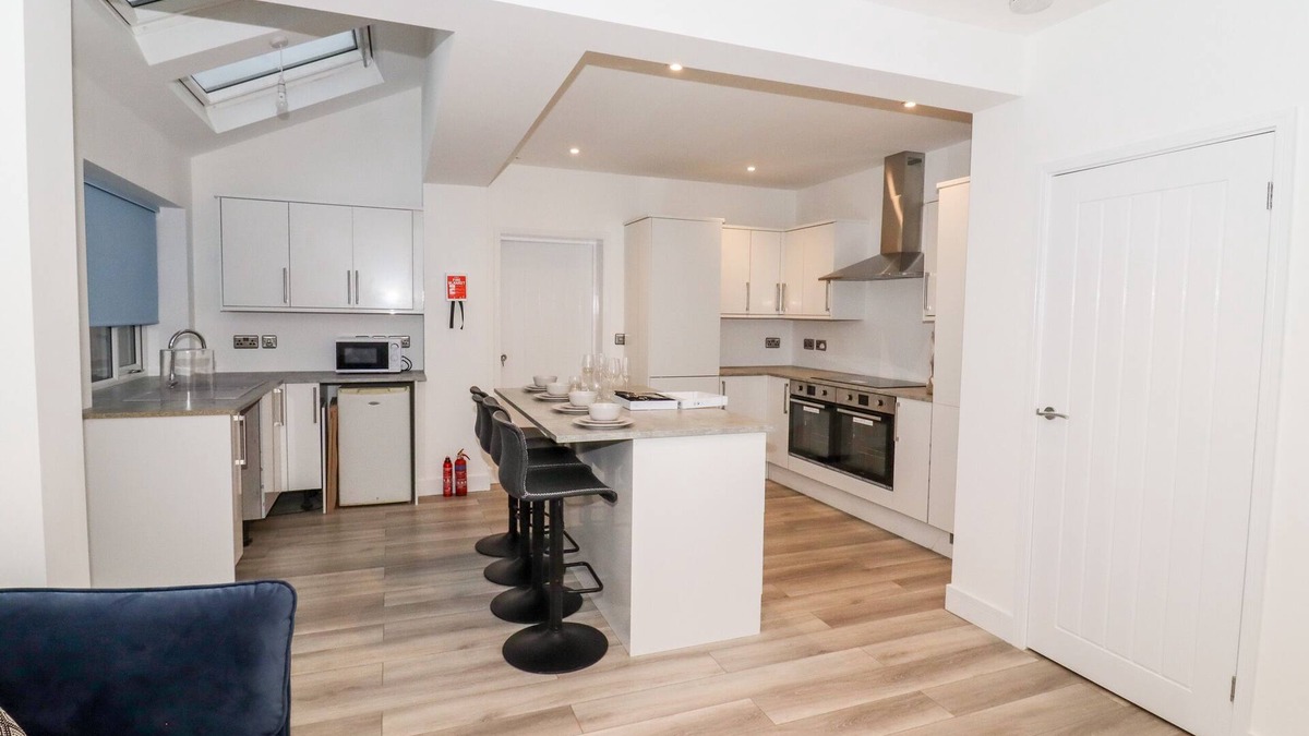 Newmarket House | THE EXNING HOUSE, pet friendly, with a garden in Newmarket