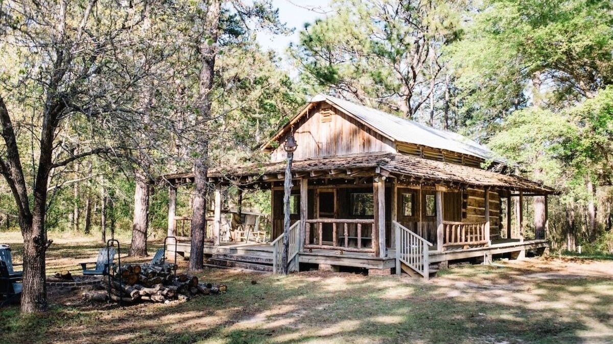 Tallahassee Cabin | The Fabulous Governors Cabin