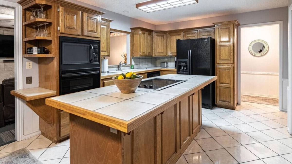 Lubbock House | The Fairview - 3BR/2BA - Pool & Hot Tub - Central