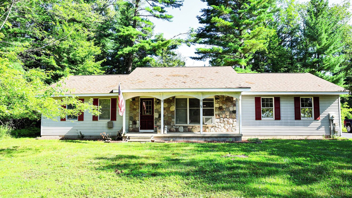West Branch House | The Fairway Villa on the Green and ONLY 4 MINUTES TO TOWN!