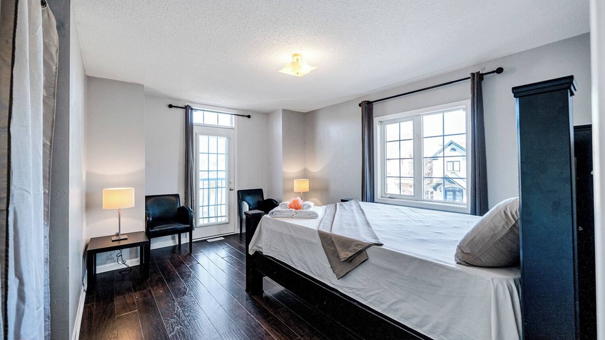 Ajax House | The Family Domain