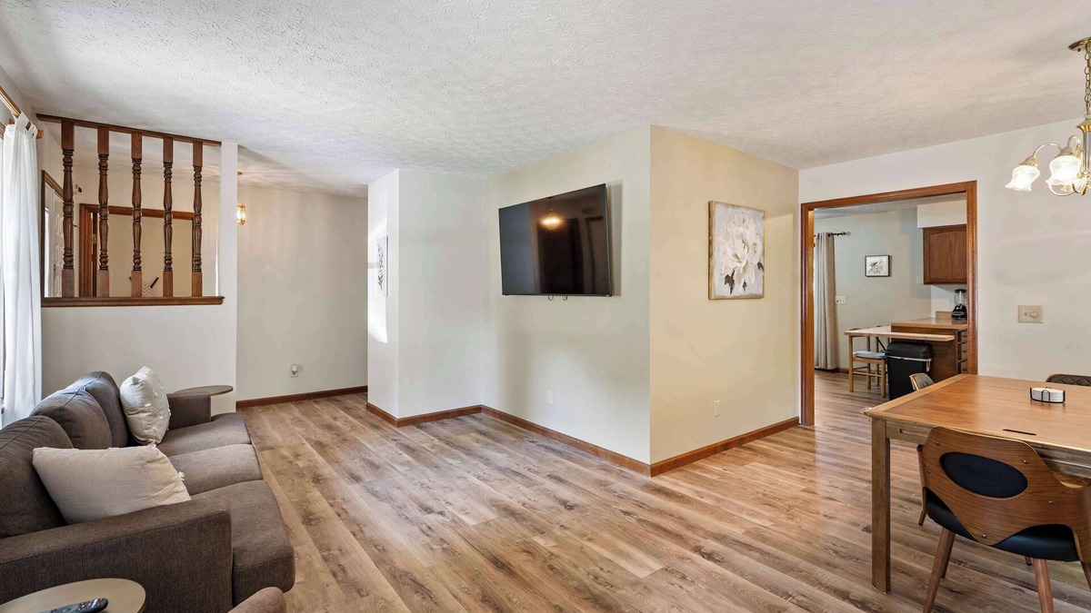 Hamilton House | The Family Nook - Home for 8