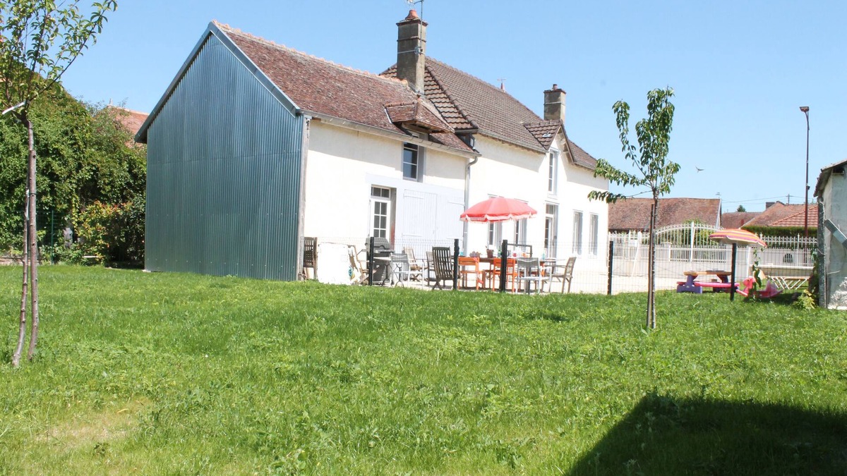 Villechetif House | the farm of my childhood, country house close to all amenities