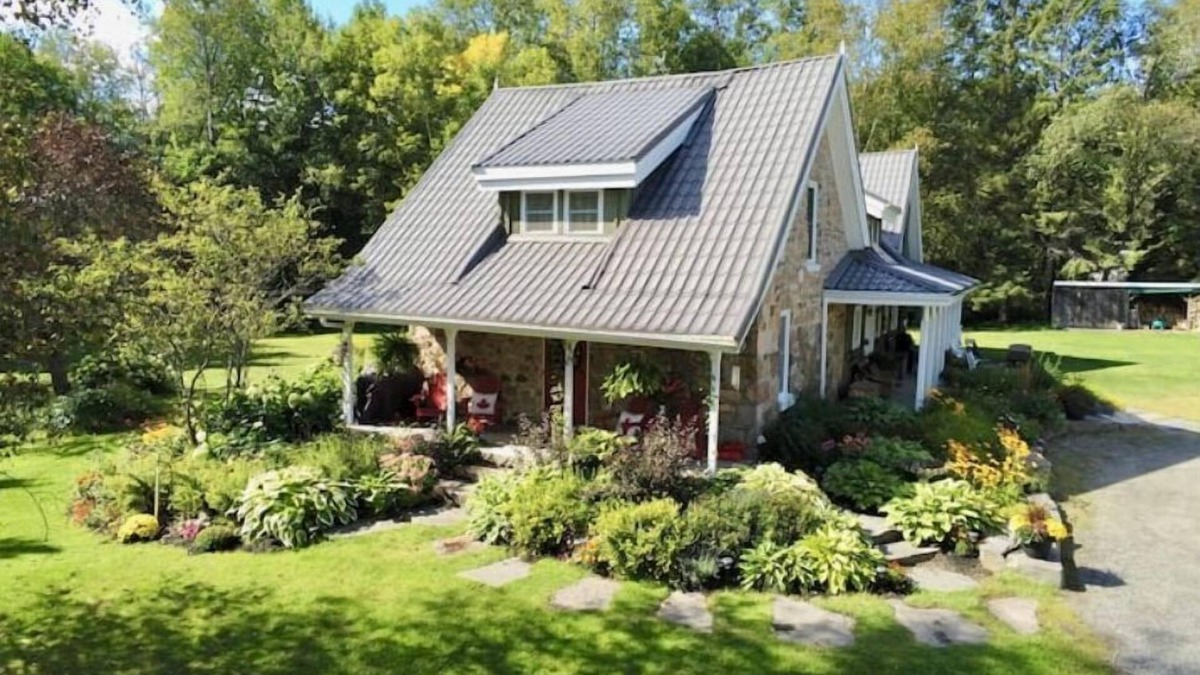 Huntsville House | The Farm on Old North Roadn200 Consecutive 5-star Reviews on Airbnb