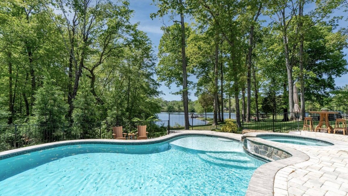 Powhatan House | The Farm's Lakeside Pool Estate