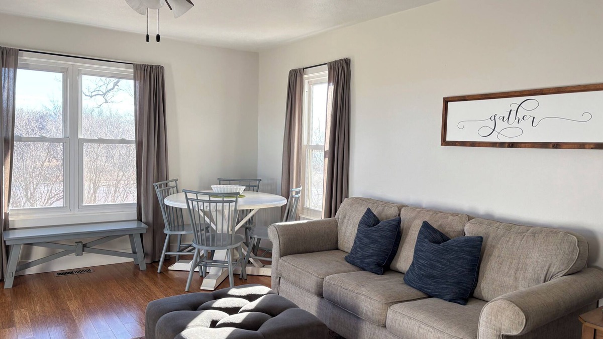 Lyons House | The Farmhouse-3-bedroom house nearby Humboldt close to I-90