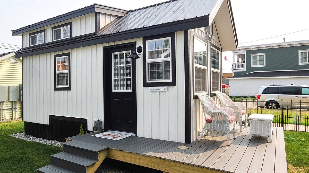 Muskegon Apartment | The Farmhouse - Tiny Digs Lakeshore