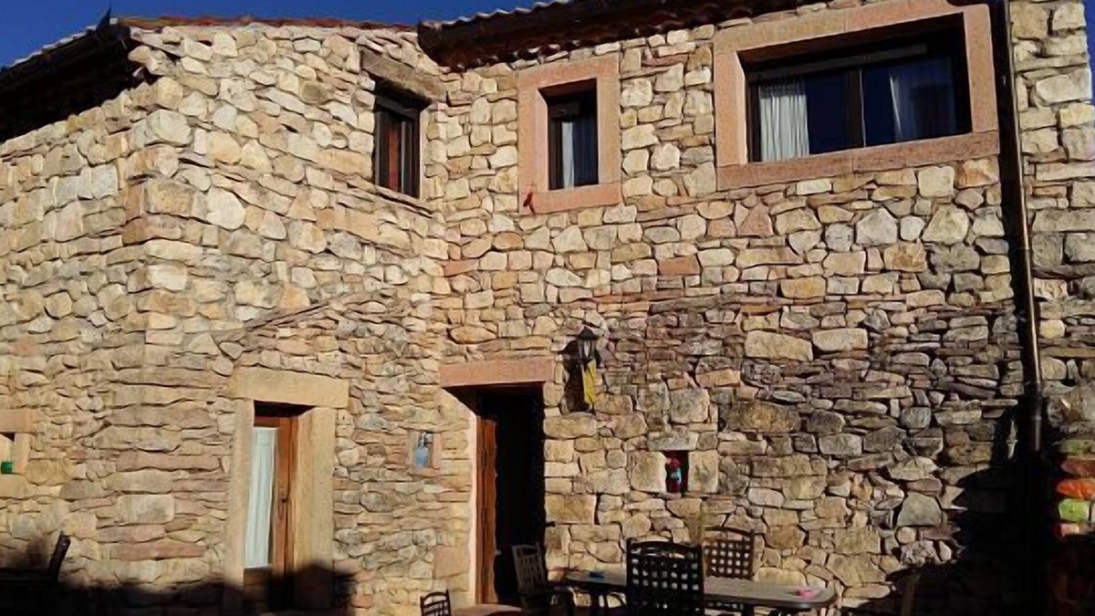 Sepulveda Cottage | The Feng Shui House Perseverance for 4 people