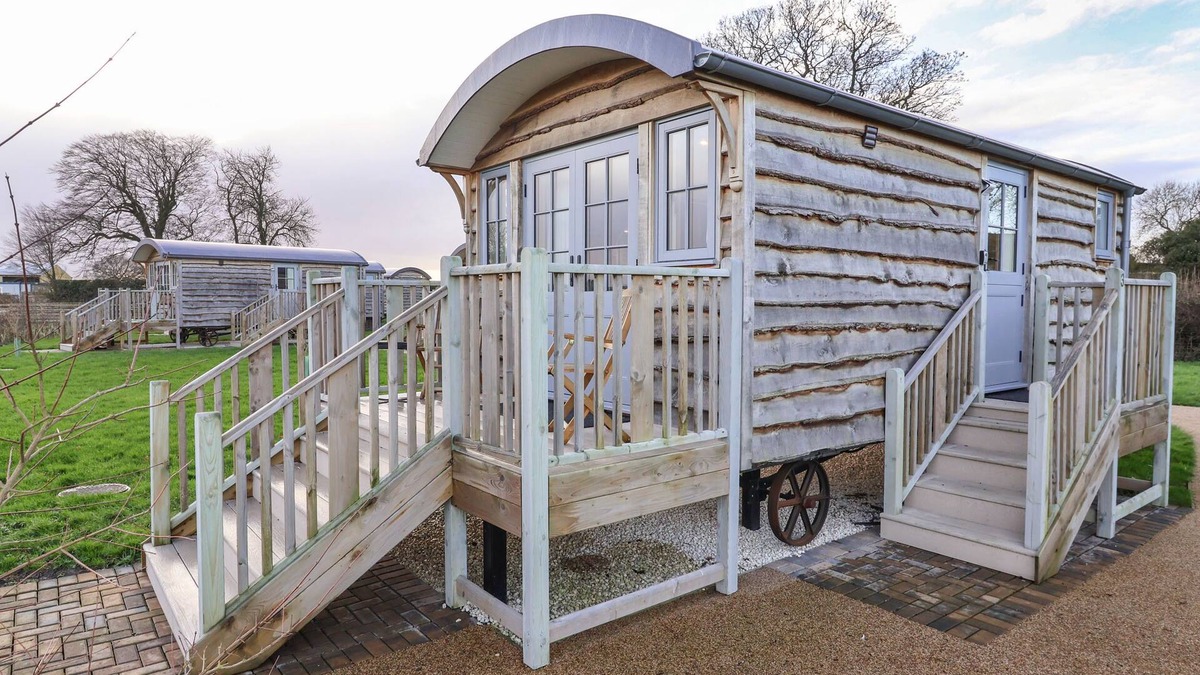 Ryther Cottage | THE FENTON, character holiday cottage, with a garden in Tadcaster