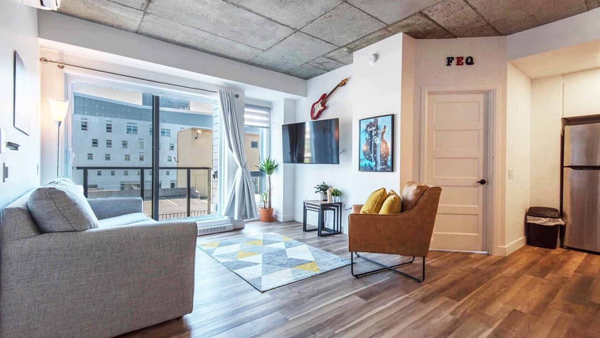 Saint-Roch Apartment | The FEQ Lodge (with rooftop pool and gym)