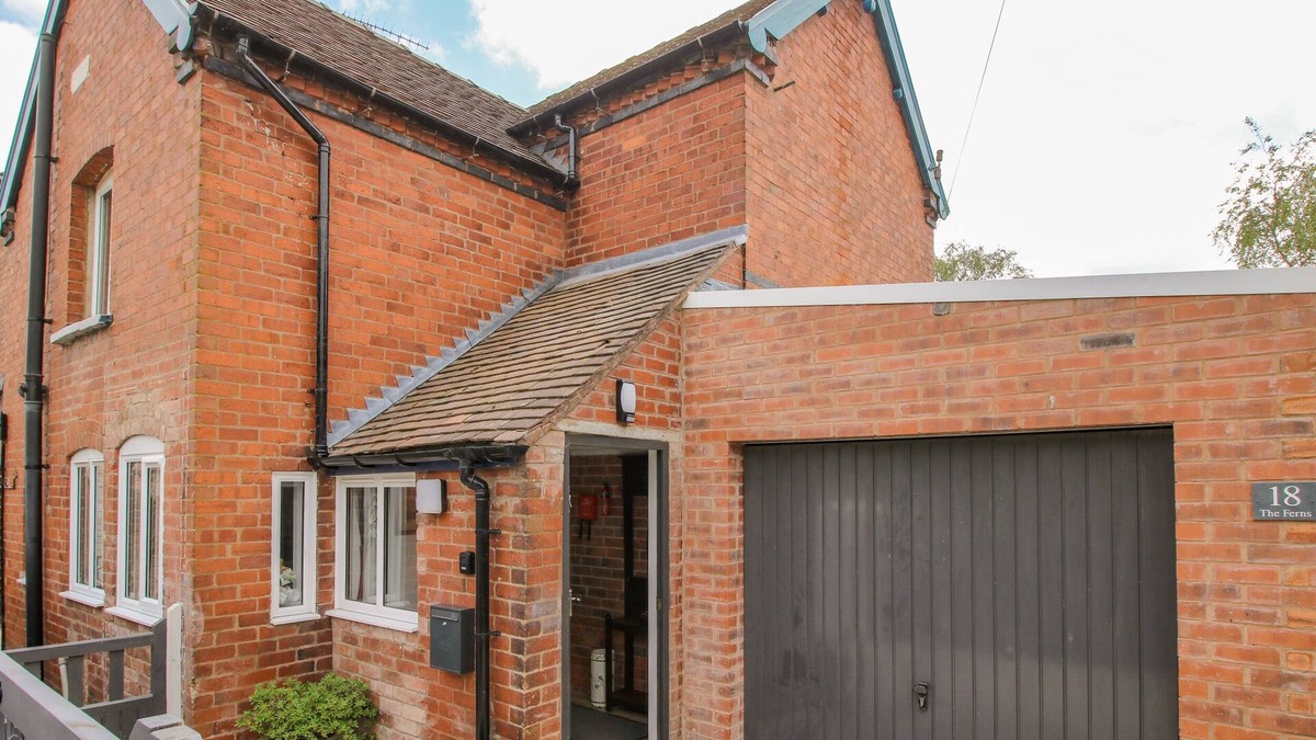 Ludwel Cottage | THE FERNS, pet friendly, character holiday cottage in Ludlow