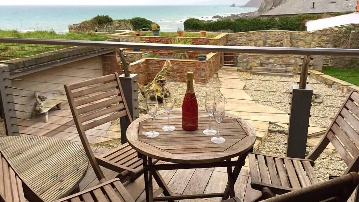 Portwrinkle Cottage | The Fish Cellars - Luxury Holiday Cottage