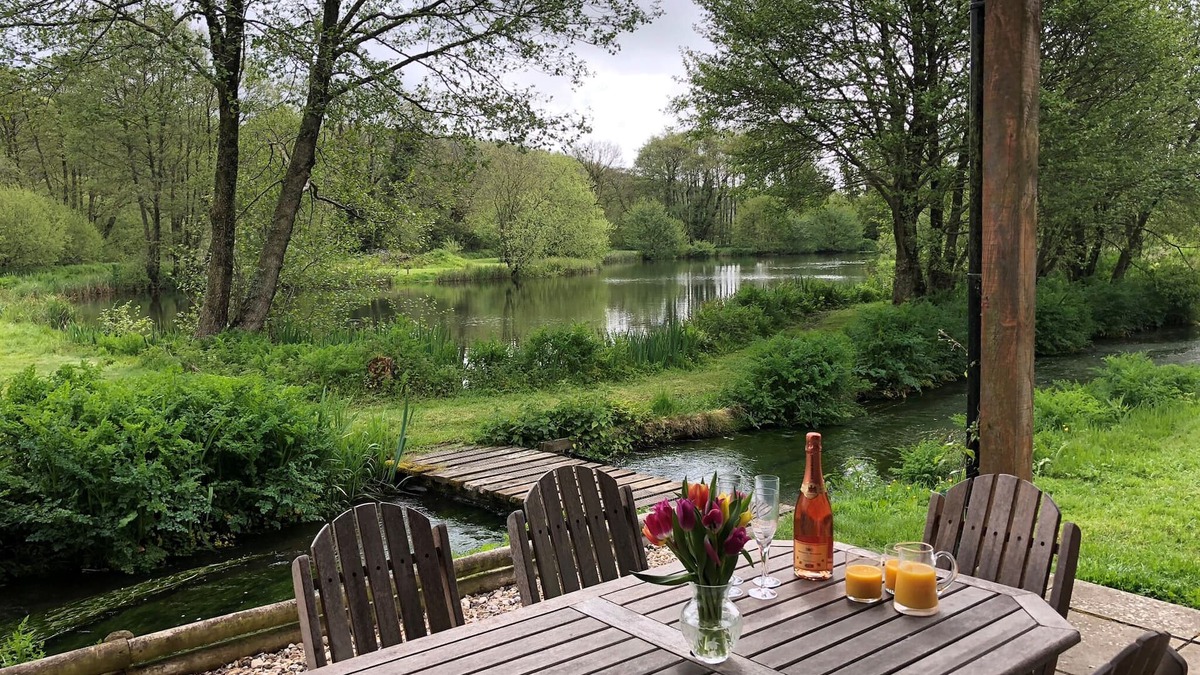 Dorchester House | The Fishing Lodge - exclusive lakeside property with private fishing available.