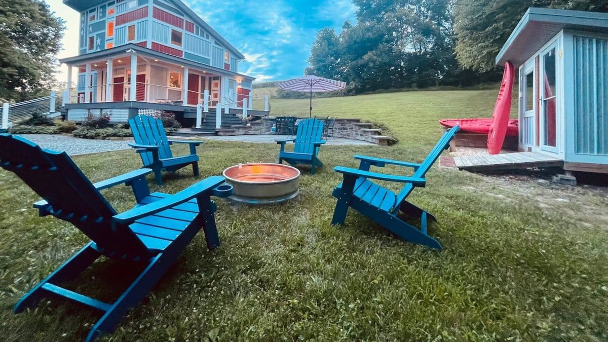 Delta House | The Flag House: Eclectic hideaway near the river