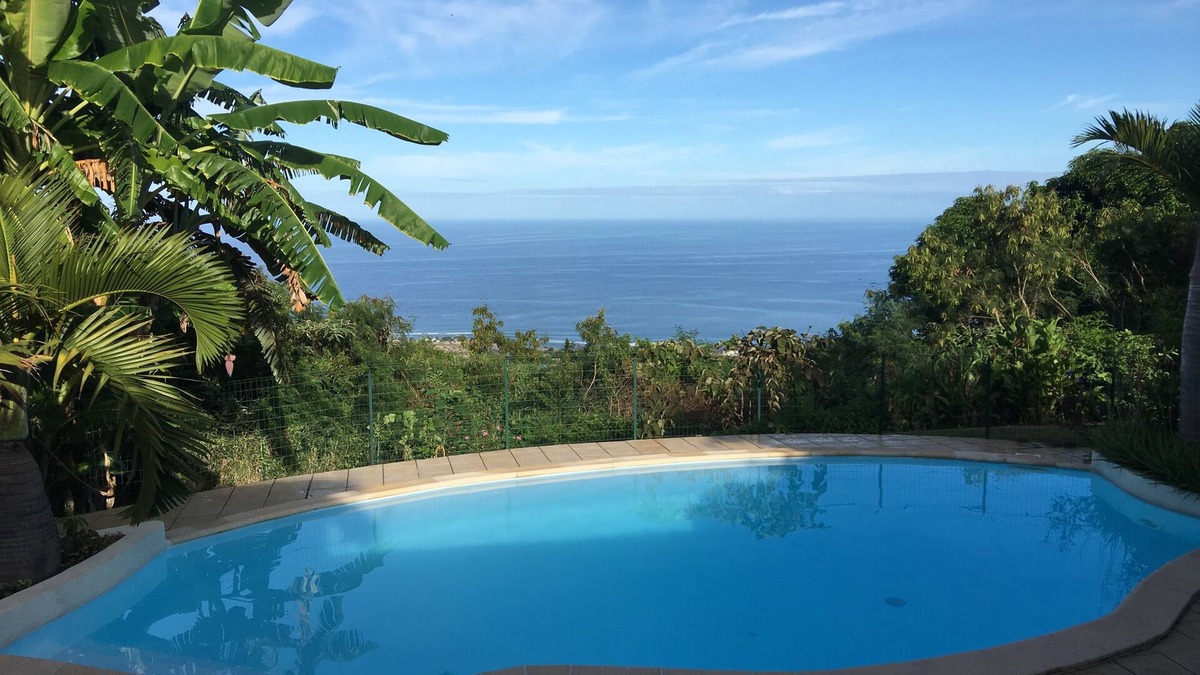 Le Portail House | The Flamboyant Villa, Between Ocean and Mountains