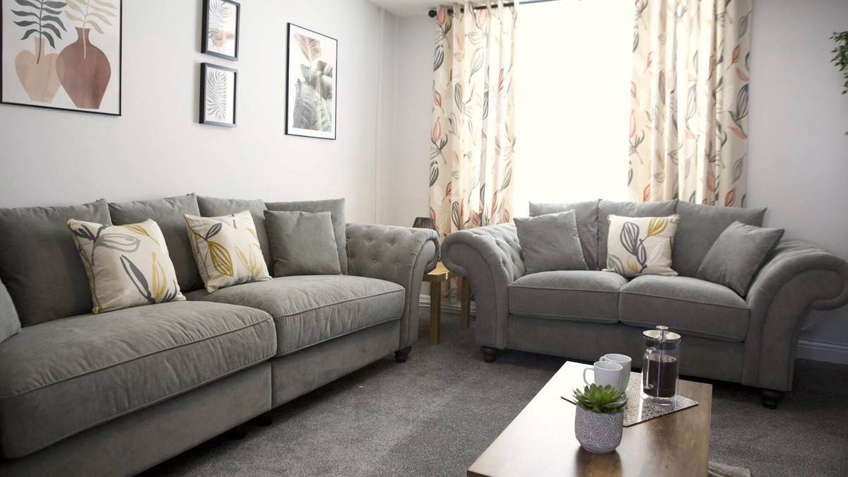 Flint Apartment | The Flintshire - North Wales - Sleeps Up To 9
