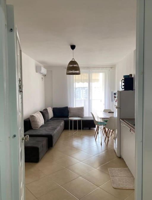 Skataj Apartment | The Flip-Flop Apartment