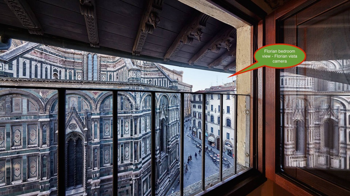 Duomo Apartment | The Florian Apartment: The feeling of touching the Duomo